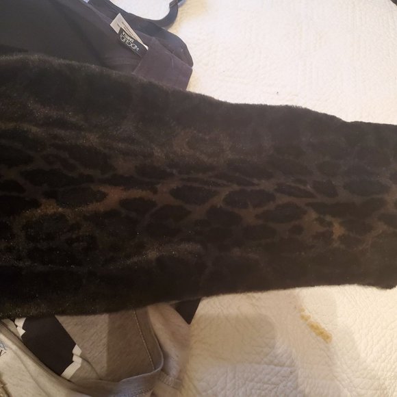 Fabulous Faux Fur Coat - Picture 15 of 17